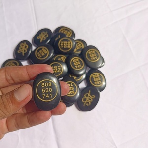 Turmalina Negra, Símbolo Zibu, Grabado Tallado a Mano, Forma Ovalada, Piedra Curativa, Amuleto de la Suerte - Product Image 1
