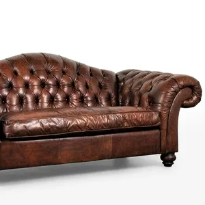 Canapé Chesterfield traditionnel en cuir véritable, trois places, dossier capitonné, accoudoirs roulés, pieds en bois, pour salon - Product Image 6
