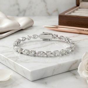 Bracelet tennis en or avec diamants de laboratoire marquise et ronds de 9,24 carats au total, pureté VVS2, couleur EF, bijoux à taille brillant multi-formes - Product Image 1