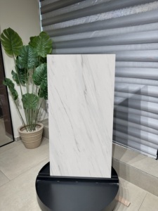 Carrelage en céramique ELEGANTE ATLANTA BIANCO, finition polie mate, revêtement mural et de sol de luxe, disponible en grande quantité. - Product Image 6