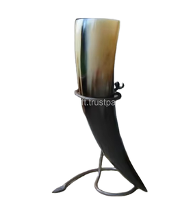Copa Vikinga de Cuerno Natural Pulido de Alta Calidad, Hecha a Mano con Base para Beber Cerveza - Product Image 5