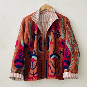 Chaqueta de algodón Suzani hecha a mano en India, chaqueta corta bordada a mano, abrigo unisex, chaqueta corta Suzani hecha a mano - Product Image 4
