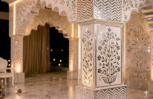 Elegante Mandap de Espejos para Bodas Indo-Canadienses, Panel de Espejos de Diseño para Bodas Hindúes, Mandap de Espejos Moderno Estilo Jharokha - Product Image 5