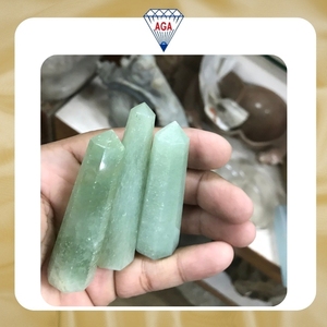 Vente d'usine : Tours de cristal d'aventurine verte hautement polies pour la méditation Reiki, la pratique spirituelle, la décoration intérieure – Vente en gros - Product Image 2