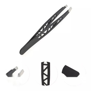 Pince à épiler pour sourcils Ryzer Studio, pointe pointue moderne, acier inoxydable, poignée confortable, design durable, 9 cm - Product Image 5