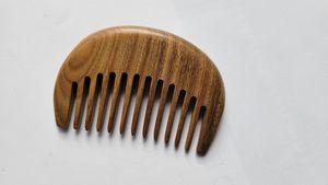 Peigne à cheveux en bois de poirier naturel pour usage domestique, peigne à barbe en bois, peigne anti-poux, design rustique naturel, artisanat durable - Product Image 6