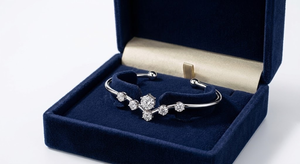 กำไลข้อมือทองคำ 14k สำหรับผู้หญิง ยี่ห้อ Aniva ประดับเพชรทรงกลมเจียระไนแบบเหลี่ยมคม ดีไซน์เรขาคณิต คลาสสิก เหมาะสำหรับเป็นเครื่องประดับงานแต่งงาน - Product Image 5