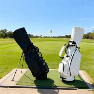 Sac de golf Bigwood Sports noir imperméable en PU avec fermeture éclair, housse de pluie légère et plusieurs poches pour le parcours - Product Image 2