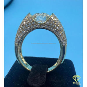 Bague en argent 925 avec diamant de laboratoire rond central et pierres latérales étincelantes, bijoux de mariage de luxe en or - Product Image 5