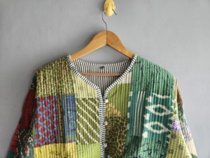 เสื้อแจ็คเก็ตผ้าควิลท์ลายปะติดสำหรับผู้หญิง ฤดูใบไม้ร่วง ผ้าฝ้ายทอ แขนยาว ปิดกระดุม ความยาวปกติ สีเขียวเหลือง ลายดอกไม้ ของขวัญ - Product Image 4