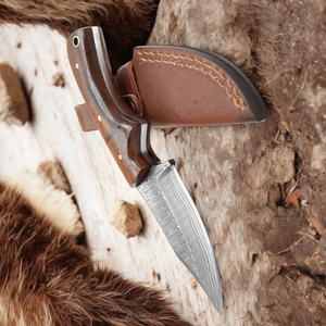 Couteaux de chasse en acier Damas faits à la main, lames fixes personnalisées, couteaux de camping d'extérieur avec manche ergonomique en bois et étui en cuir - Product Image 6
