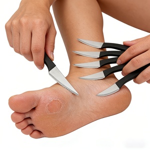 Ensemble d'outils de pédicure professionnels, lame en acier inoxydable, caractéristiques de sécurité, pointe acérée, éliminateur de callosités, rasoir pour peaux mortes - Product Image 6