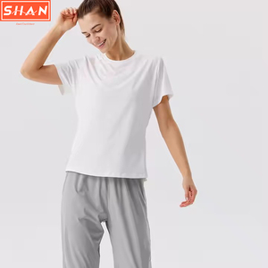 T-shirt de sport léger et respirant en maille pour femme, idéal pour l'été, en nylon et élasthanne, col rond, manches courtes - Product Image 2