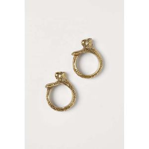 Rond de serviette au design creux européen en gros Anneau de serviette carré côtelé de qualité supérieure - Product Image 4