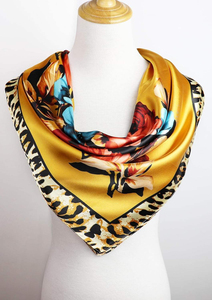 Élégant foulard en satin à imprimé floral, bandana personnalisé en soie jaune avec bordure léopard, foulards carrés en satin pour cheveux - Product Image 4