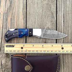 Cuchillos de supervivencia plegables de acero de Damasco hechos a mano y personalizados por OEM, para acampar al aire libre, con mango de madera y funda. - Product Image 3