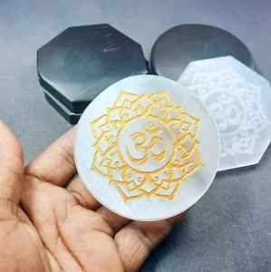 Plaque de charge circulaire en sélénite naturelle avec symbole Om et gravure mandala, pierre de guérison REIKI en cristal véritable, décoration d'intérieur - Product Image 3
