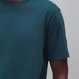 เสื้อยืดผู้ชายคุณภาพสูง OEM รุ่นซัมเมอร์คอตตอน แฟชั่นทันสมัย ปี 2026 / เสื้อยืดแขนสั้นผู้ชาย OEM คอกลมสำหรับฤดูร้อน - Product Image 4