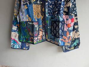 Veste en coton patchwork vintage, col en V, bouton unique, coupe ample, unisexe, vêtement d'extérieur pour le printemps avec poches, cadeau pour elle - Product Image 5
