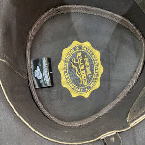 หมวกคาวบอยหนังแท้สีน้ำตาลวินเทจจากออสเตรเลีย ปีกกว้าง พร้อมสายรัดกลม ป้องกันแสงแดดสำหรับกิจกรรมกลางแจ้ง หมวกหนังทนทาน ขายส่ง - Product Image 6