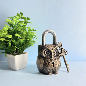 Candado de Latón con Diseño de Búho Antiguo, Candado con Motivo de Pájaro Vintage, Candado de Seguridad de Metal Grabado Ornamentado con Llave Tradicional - Product Image 1