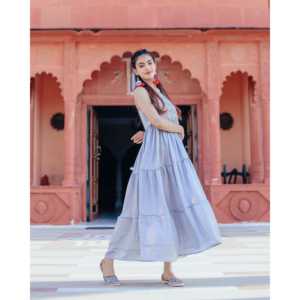 เดรสชีฟองสีเทาแบบไร้สายรัดไหล่ ทรงเอไลน์ เอวทรงเอ็มไพร์ ระบายอากาศได้ดี ทรงซิลลูเอทแบบไล่ระดับ สีเทา ไซส์ XS - Product Image 4