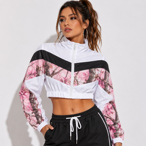 Veste coupe-vent camouflage courte pour femme, vente en gros, imprimé camouflage blanc neige, zippée, légère, pour la course et les activités de plein air - Product Image 2