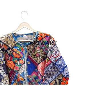 Chaqueta Étnica de Invierno para Mujer, Estilo Banjara, con Parches, Bordados y Tejido de Mezclilla y Algodón, Corte Regular, al Mejor Precio, de Exportador Indio - Product Image 3