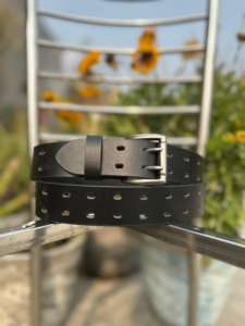 Elegante Cinturón Negro Vintage para Hombre con Hebilla de Cobre para Vestir Formal, Ajuste Cómodo y Acabado Premium - Product Image 3