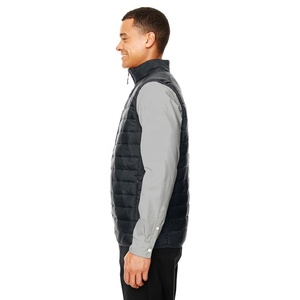 Chaleco de invierno moderno para hombre con cremallera frontal completa y construcción acolchada ligera y cómoda - Product Image 2