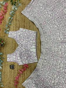 Reimagine ชุด lehenga choli ผ้าไหมพรีเมี่ยมสำหรับเจ้าสาวพร้อมชุด dupatta อินเดีย - Product Image 3