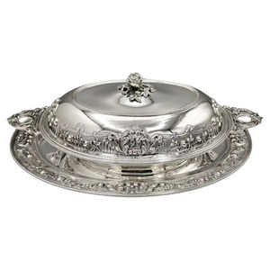 Ensemble de casseroles vintage en acier inoxydable avec couvercle, design rond en métal poli pour le service - Product Image 1