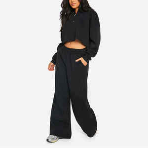 Ensemble de survêtement 2 pièces pour femme avec logo personnalisé, haut court en molleton de coton de haute qualité, pantalon de jogging et sweat à capuche - Product Image 3