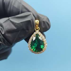 Pendentif en forme de goutte d'eau vert émeraude, pendentif halo serti de diamants, pendentif personnalisé en moissanite, pendentif en diamant poire, pendentif en argent 925 pour femme - Product Image 6