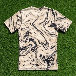 Chemise de compression pour homme à imprimé marbré beige, manches longues, vêtements de sport pour la course à pied, l'entraînement, la salle de sport, couche de base performante - Product Image 6