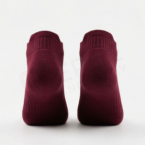 Chaussettes de sport décontractées pour hommes, blanches, tricotées, couleur unie, personnalisables, faible MOQ, conception gratuite, hiver, respirantes, avec logo sur le revers - Product Image 2