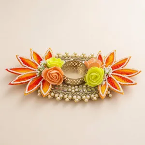 Support de bougie ovale brodé de fleurs avec un design perlé doré et un porte-bougie chauffe-plat pour la décoration de mariage et de la maison - Product Image 3