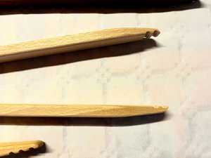 Accessoires de cuisine modernes, pinces à salade multifonctions en bois d'acacia, utilisation domestique et bar, aspect élégant - Product Image 5