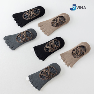 <b>Custom</b> Leopard Print 5 Toe Pilates <b>Grip</b> <b>Socks</b> Non Slip Yoga Barre Dance <b>Socks</b> with Cross Straps <b>Socks</b> Manufacturer - Product Image 5