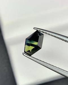 Saphir naturel de forme fantaisie gris 2,00 carats certifié par un tiers, pierre précieuse en vrac pour la fabrication de bijoux, fournisseur en gros ZUBEDA - Product Image 4