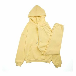 Ensemble de survêtement unisexe jaune à capuche, couleur unie, en coton, décontracté, avec poches latérales, pour l'hiver, personnalisable, haute qualité - Product Image 1