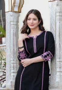 Kurta Droit Brodé en Pur Coton pour Femme KV (Plusieurs Couleurs) - Product Image 4