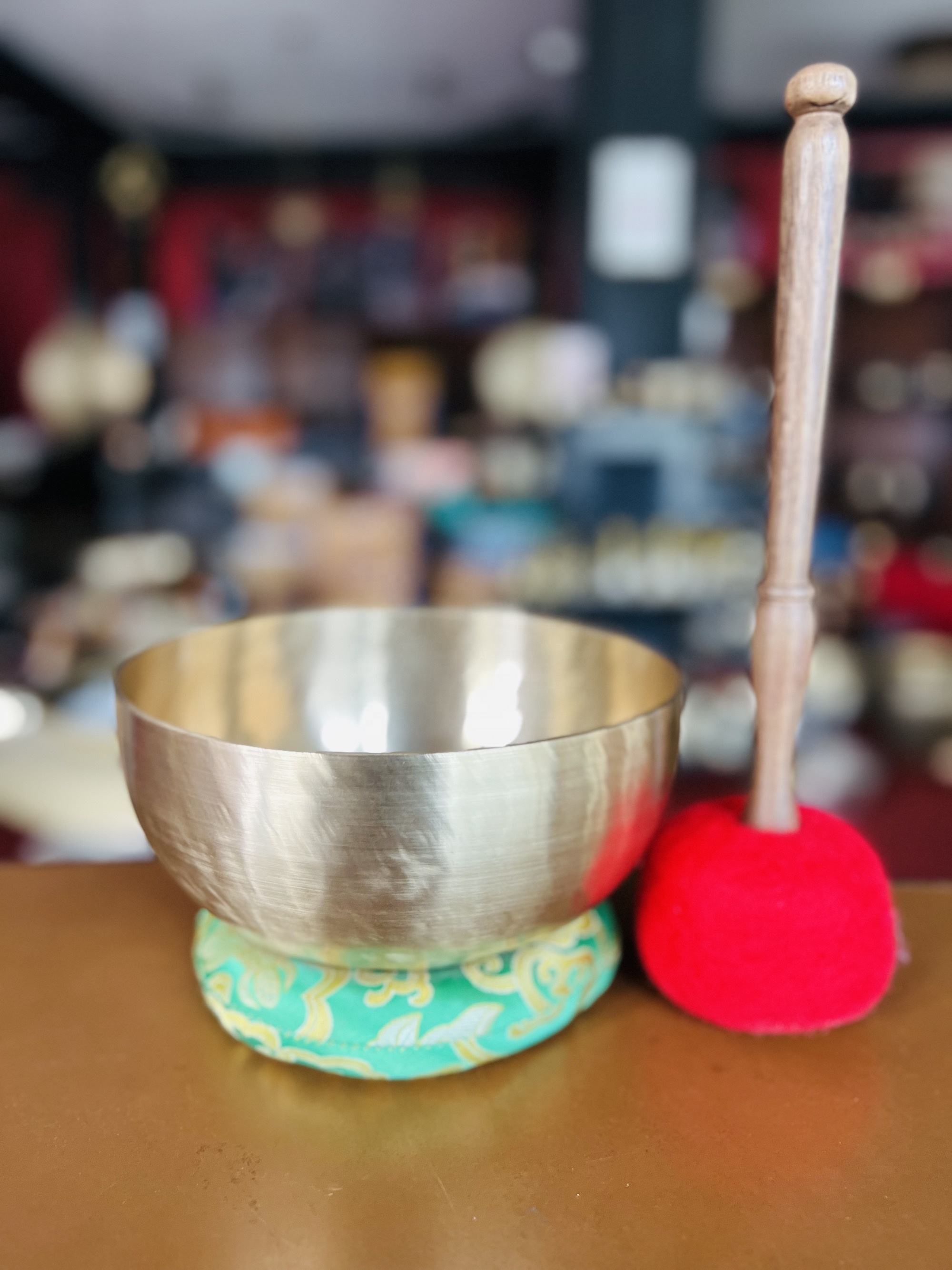 เหลืองอ่อน