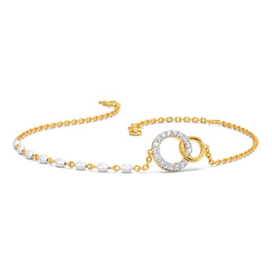 Bracelet en diamants entrelacés avec chaîne en or jaune et design latéral perlé de pierres blanches - Product Image 2