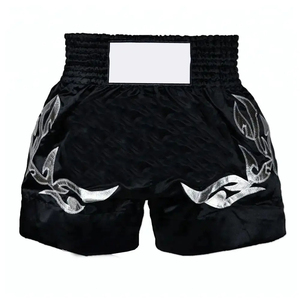 Shorts de Muay Thai personnalisés pour hommes, noir, broderie argentée, coupe large, MMA, Kickboxing, ajustement régulier, polyester extensible, vente en gros OEM - Product Image 1