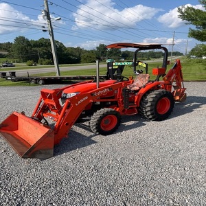 Tracteur Kubota L2501, moteur diesel 24,8 CV, 4 roues motrices, tracteur agricole compact avec puissance fiable et performances polyvalentes - Product Image 3