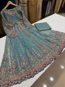 Nuevas llegadas: Salwar Kameez de seda bordado por delante y por detrás, largo hasta el tobillo, de malla suave, sin arrugas, estilo fiesta, Colección Sumaira para mujer. - Product Image 5