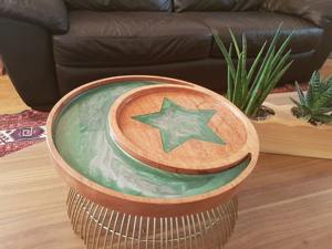 Plateau en bois bleu étoilé pour servir des bonbons, des collations, des apéritifs et des présentations festives du Ramadan et de l'Aïd, provenant d'Inde. - Product Image 2