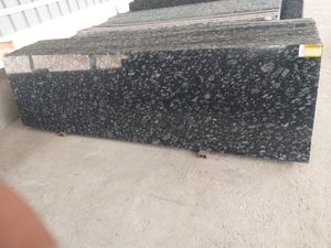 Dalles de granit bleu tropical – Granit bleu naturel de haute qualité pour comptoirs de cuisine, îlots, plans de toilette et revêtements de sol - Product Image 2