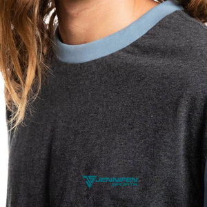 เสื้อยืดลำลองผู้ชายแขนสั้นผ้าฝ้ายพรีเมียม 100% พิมพ์โลโก้ตามสั่ง สีทูโทน น้ำหนักเบา แห้งเร็ว ระบายอากาศได้ดี - Product Image 5